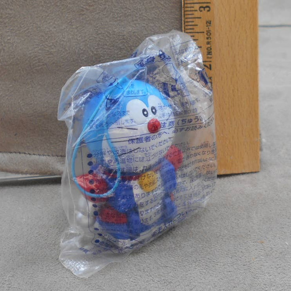 Doraemon Mecha Robot Pullback Keychain/Charm New Promo Toy Japan Anime RARE - Picture 2 of 3